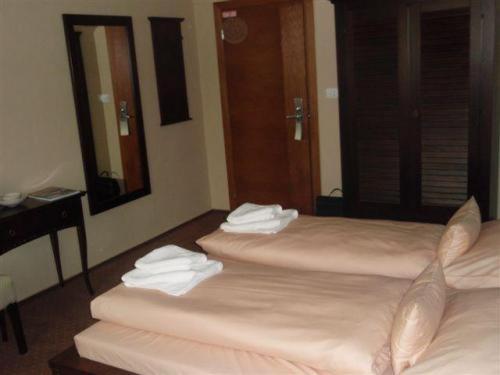 ז'ילינה Hotel Galileo מראה חיצוני תמונה